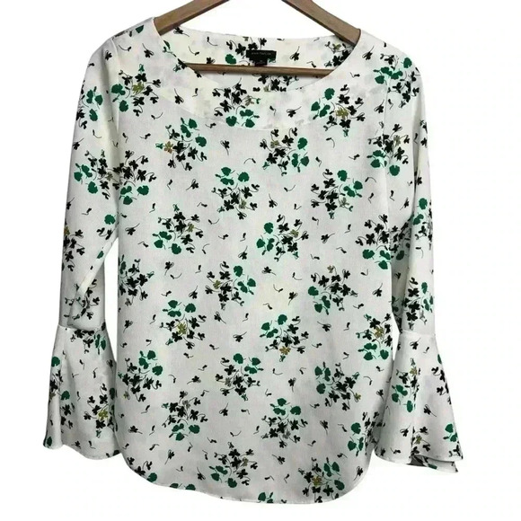Ann Taylor Tops - Ann Taylor White Bell Sleeves Green & Black Leaf Design Women’s Size XSmall